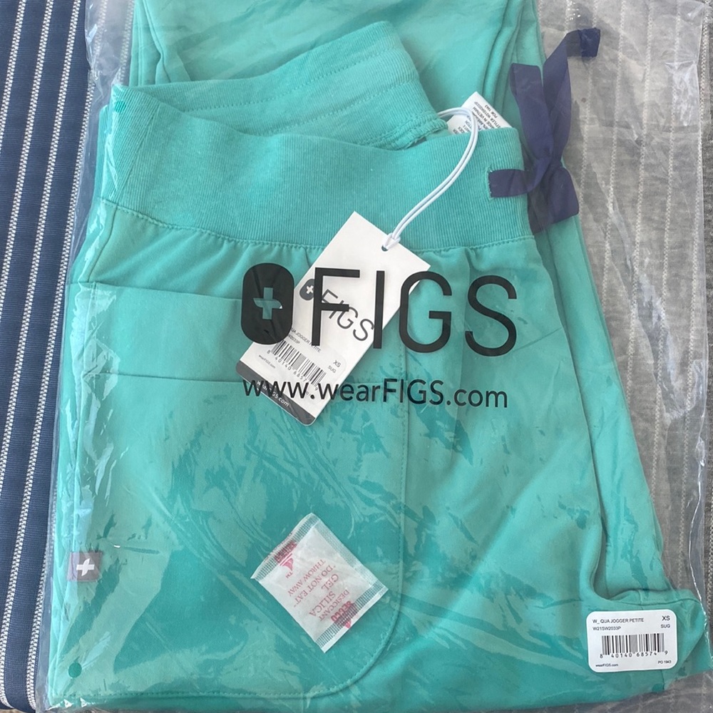 BNWT XSP Surgical green Figs Qua jogger pants
